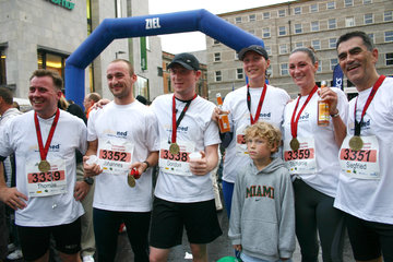 team yellowmed Team 'yellowmed' vor und nach dem Marathon
